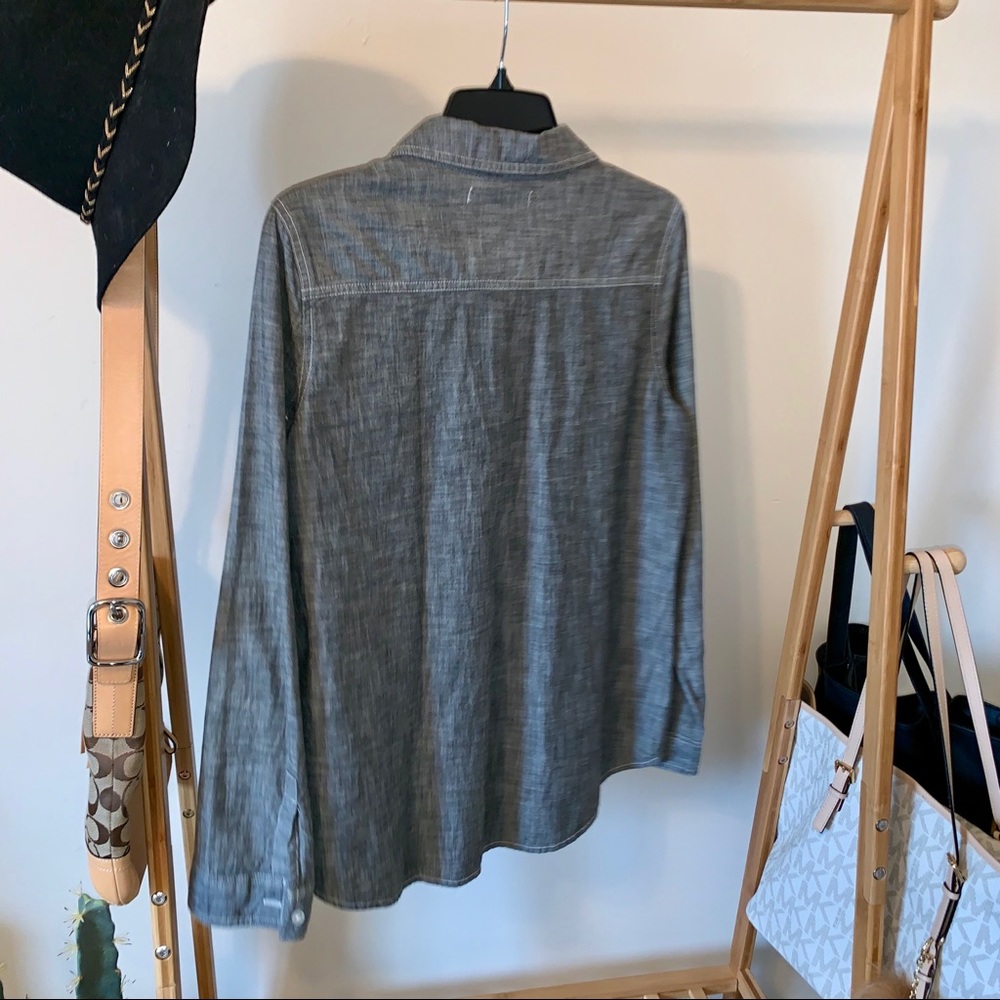 chambray button down🖤 - Picture 2 of 5